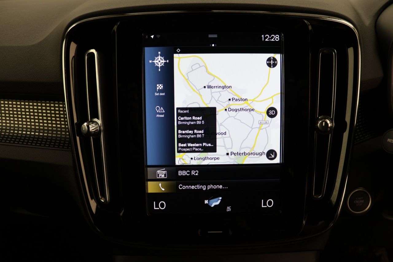 2021 VOLVO XC40 2021 VOLVO XC40