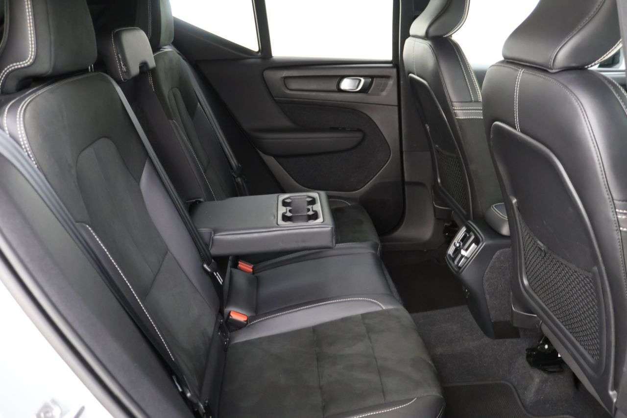 2021 VOLVO XC40 2021 VOLVO XC40