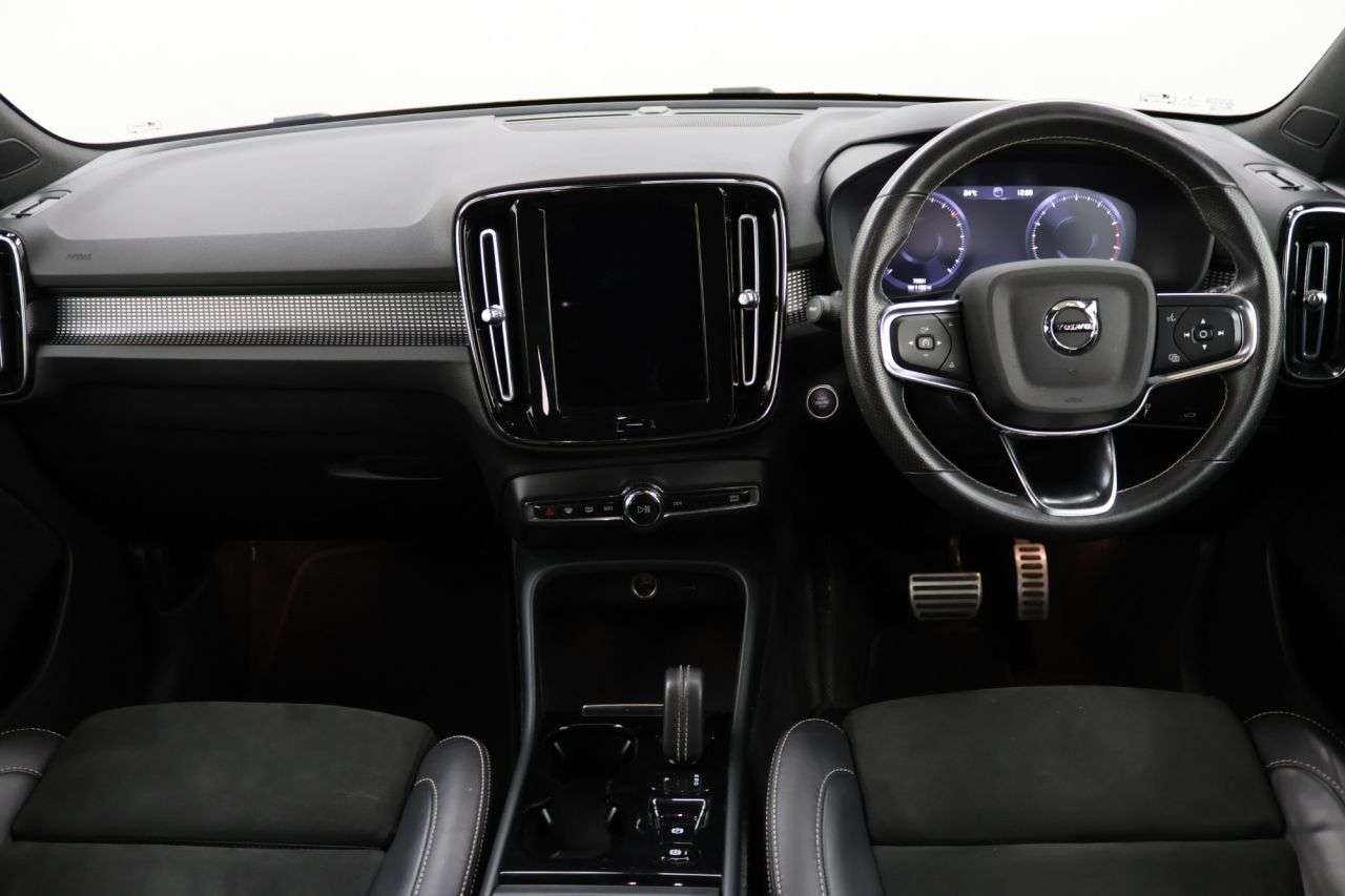 2021 VOLVO XC40 2021 VOLVO XC40