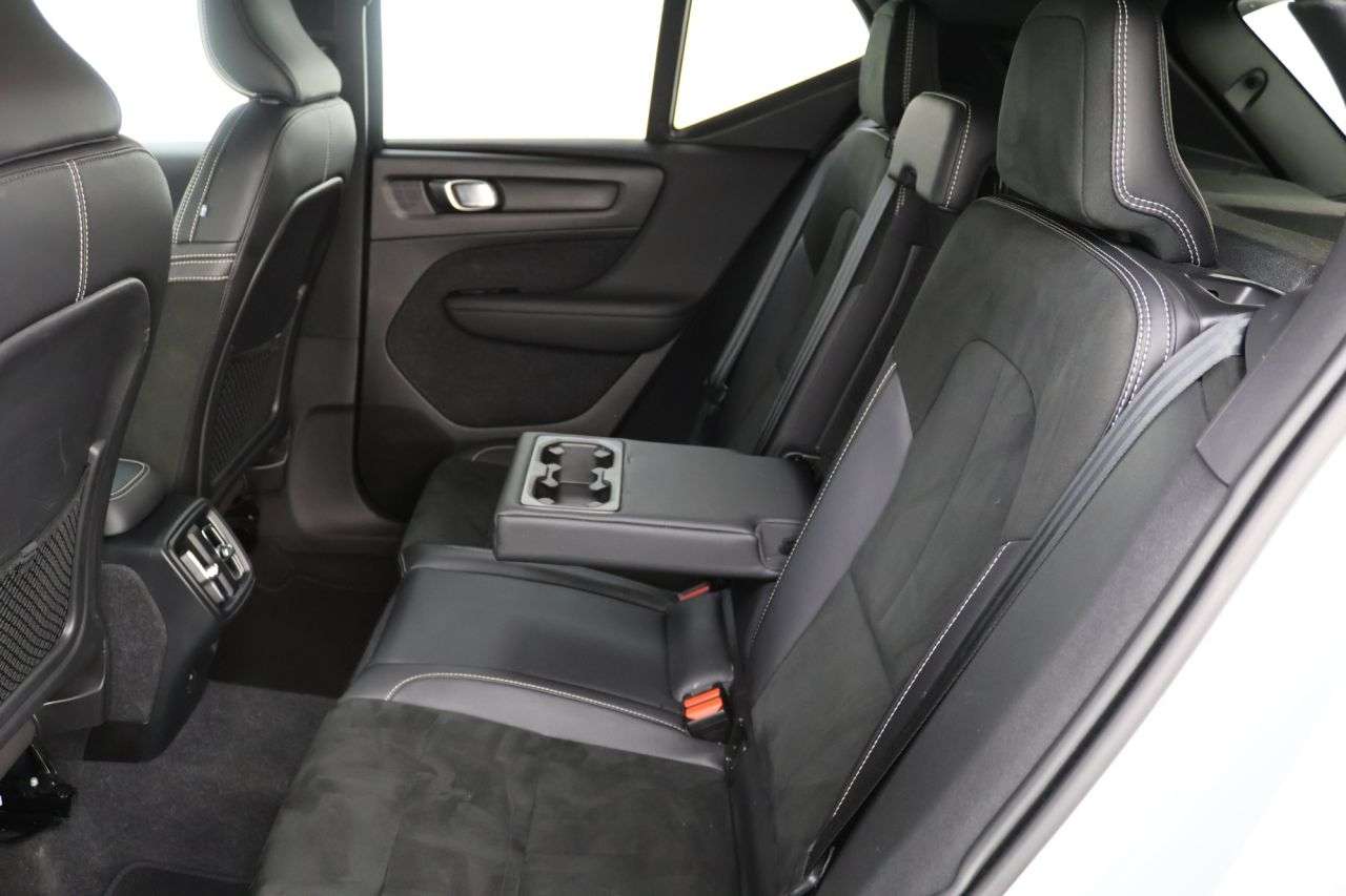 2021 VOLVO XC40 2021 VOLVO XC40