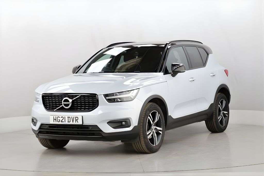 2021 VOLVO XC40 2021 VOLVO XC40
