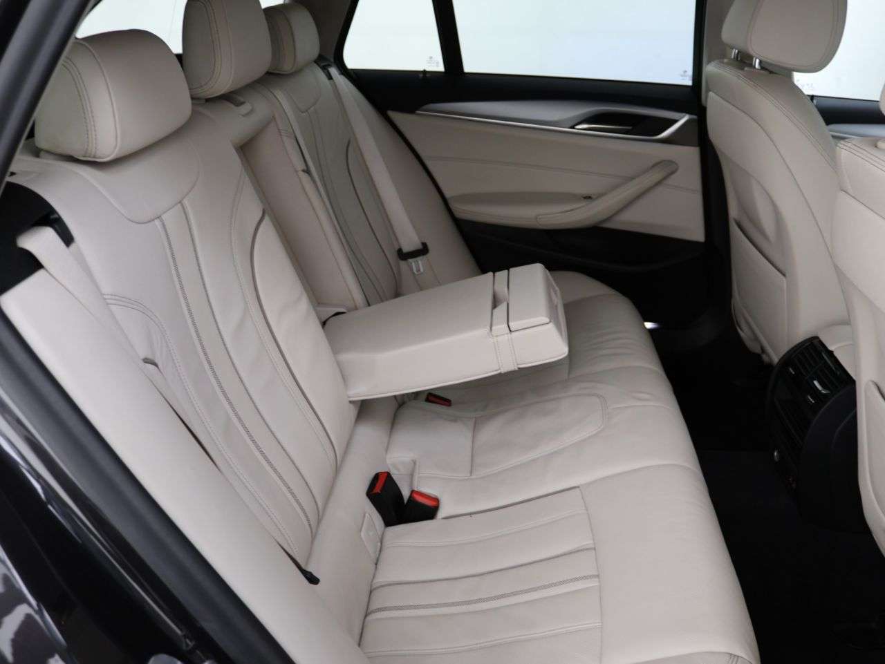 2021 BMW 5 SERIES 2021 BMW 5 SERIES