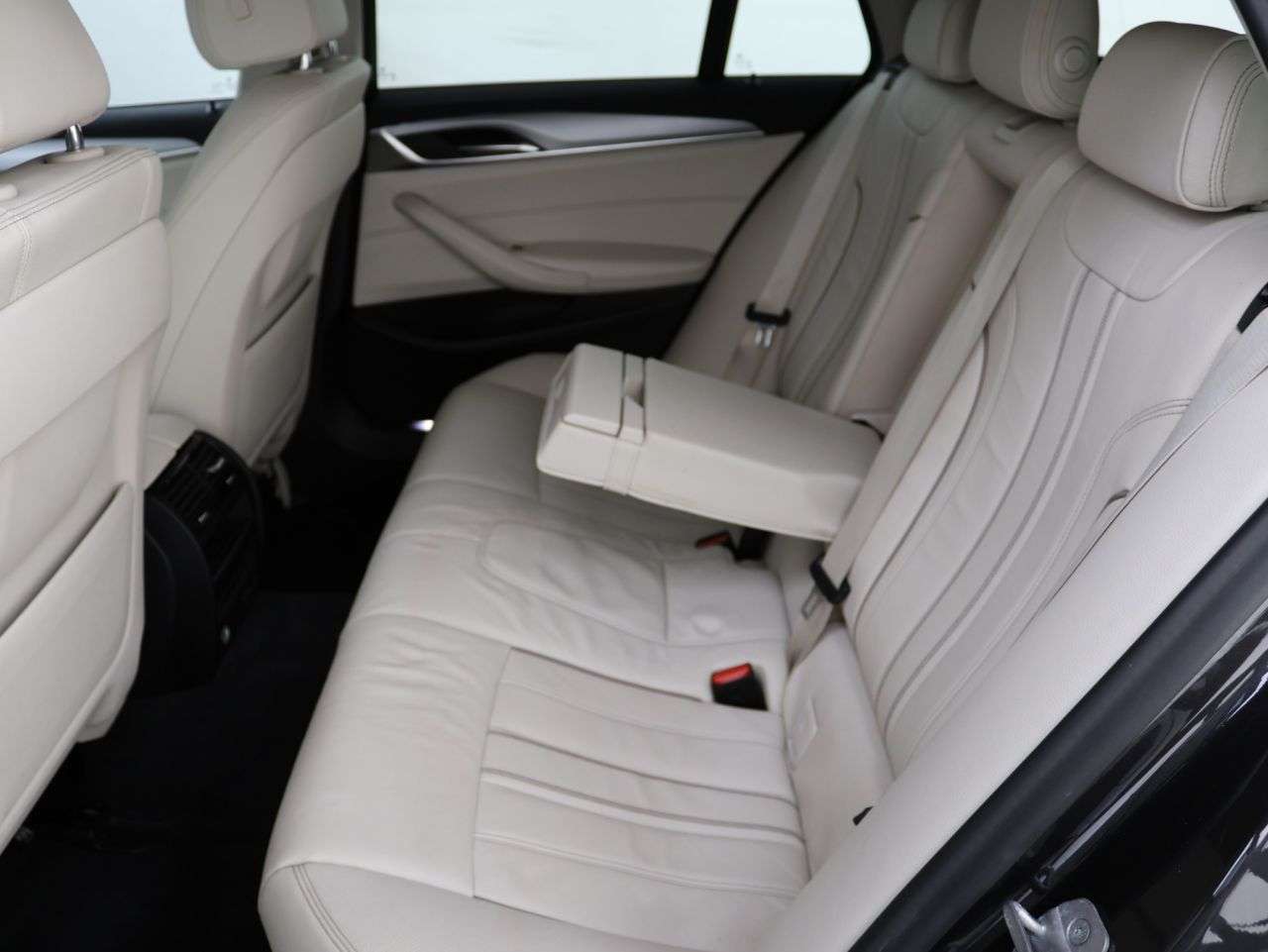 2021 BMW 5 SERIES 2021 BMW 5 SERIES