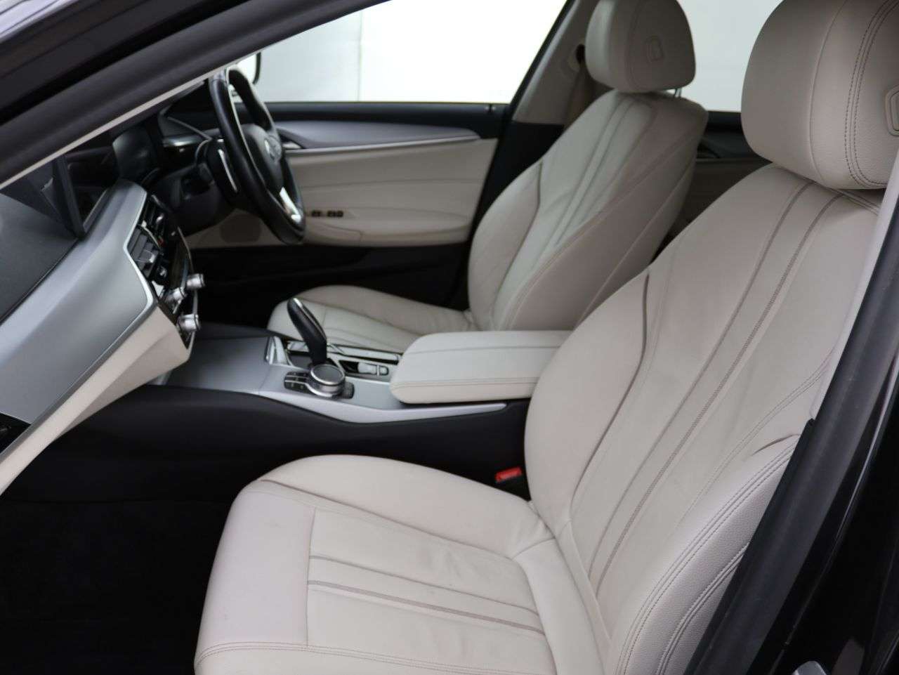 2021 BMW 5 SERIES 2021 BMW 5 SERIES