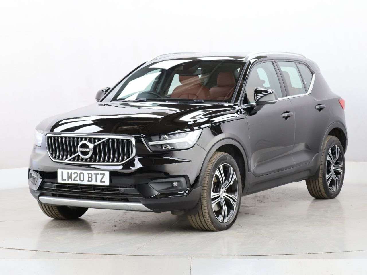 2020 VOLVO XC40 2020 VOLVO XC40