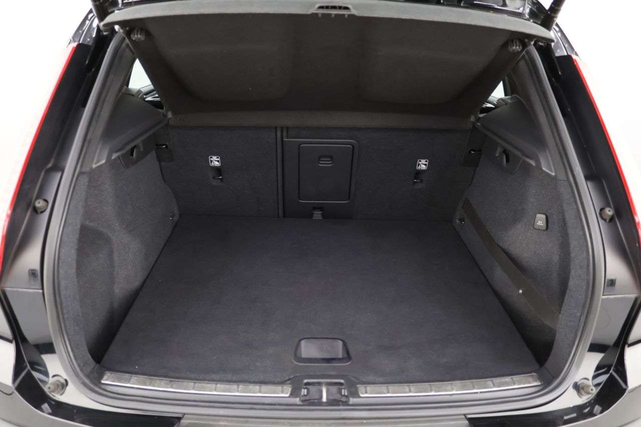 2020 VOLVO XC40 2020 VOLVO XC40