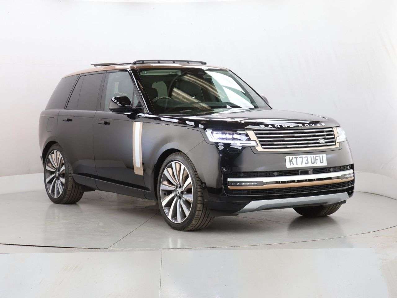 A 2023 LAND ROVER RANGE ROVER 3.0 D350 MHEV Autobiography SUV 5dr Diesel Auto 4WD Euro 6 (s/s) (350 ps) A 2023 LAND ROVER RANGE ROVER 3.0 D350 MHEV Autobiography SUV 5dr Diesel Auto 4WD Euro 6 (s/s) (350 ps)