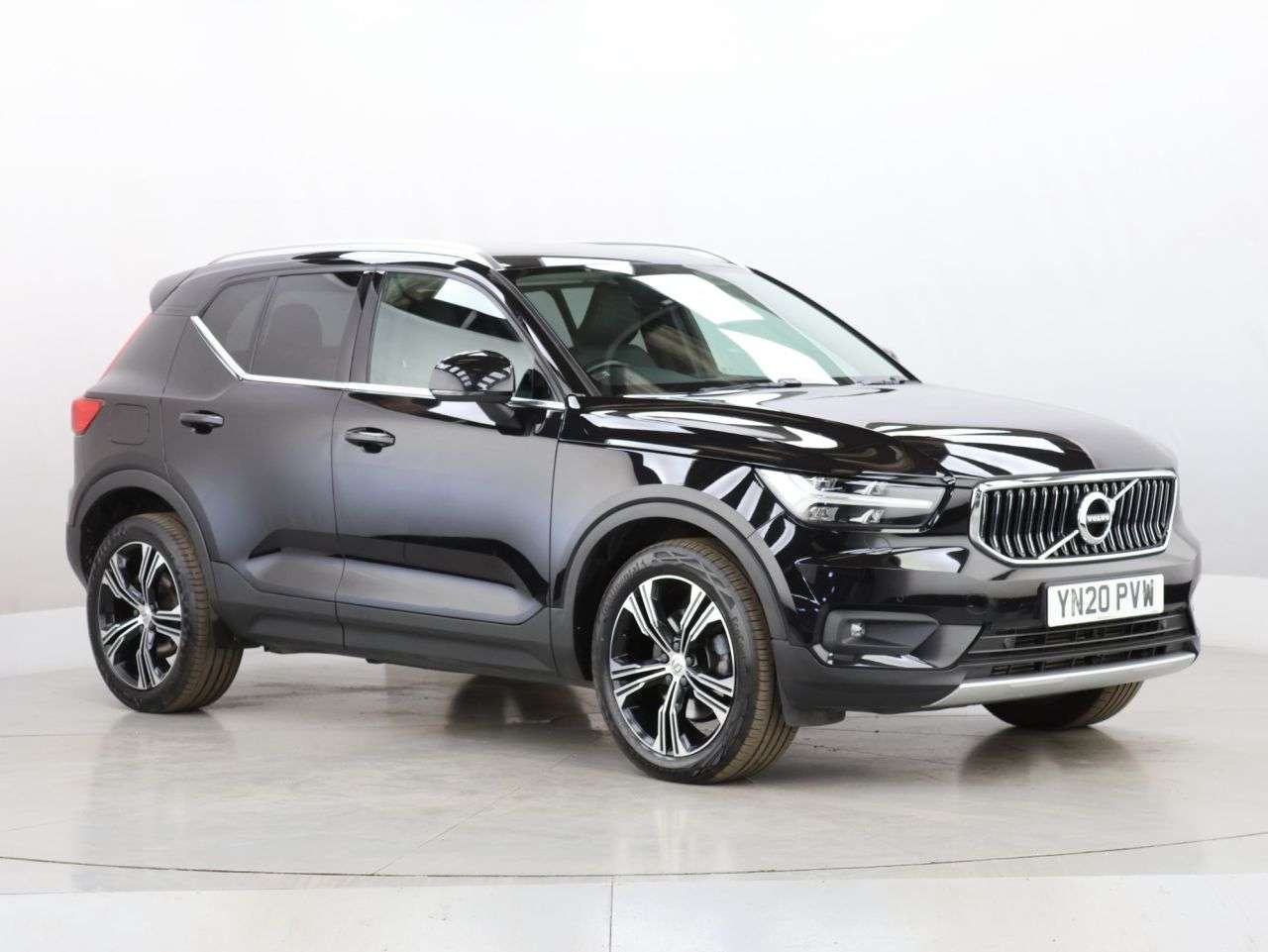 2020 VOLVO XC40 2020 VOLVO XC40