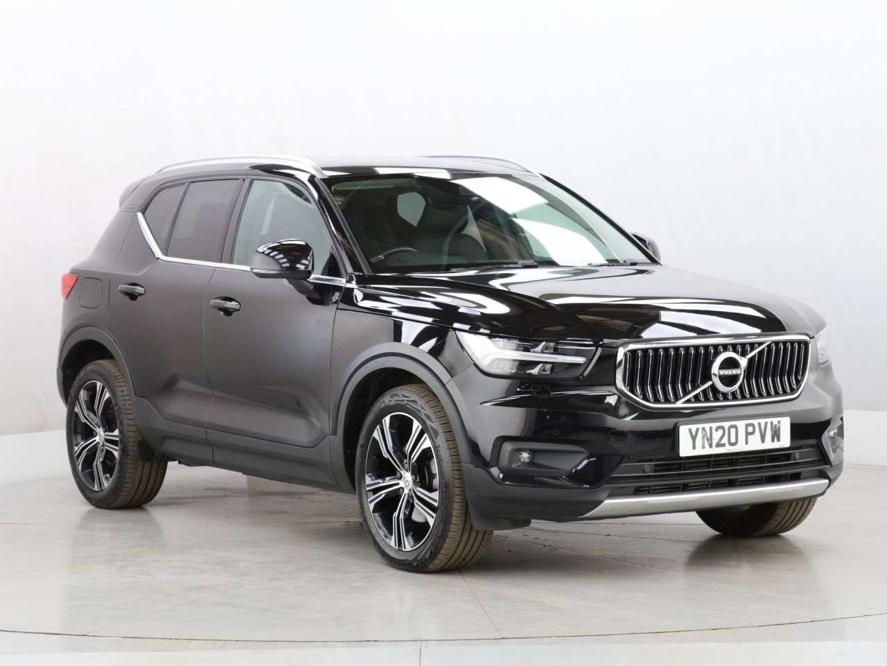 2020 VOLVO XC40 2020 VOLVO XC40
