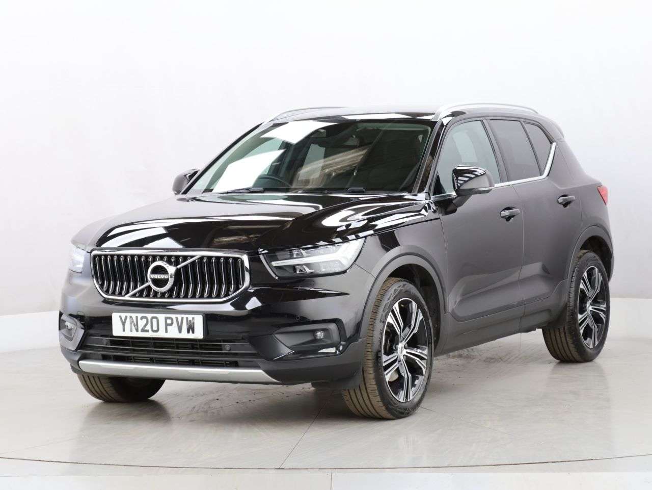 2020 VOLVO XC40 2020 VOLVO XC40