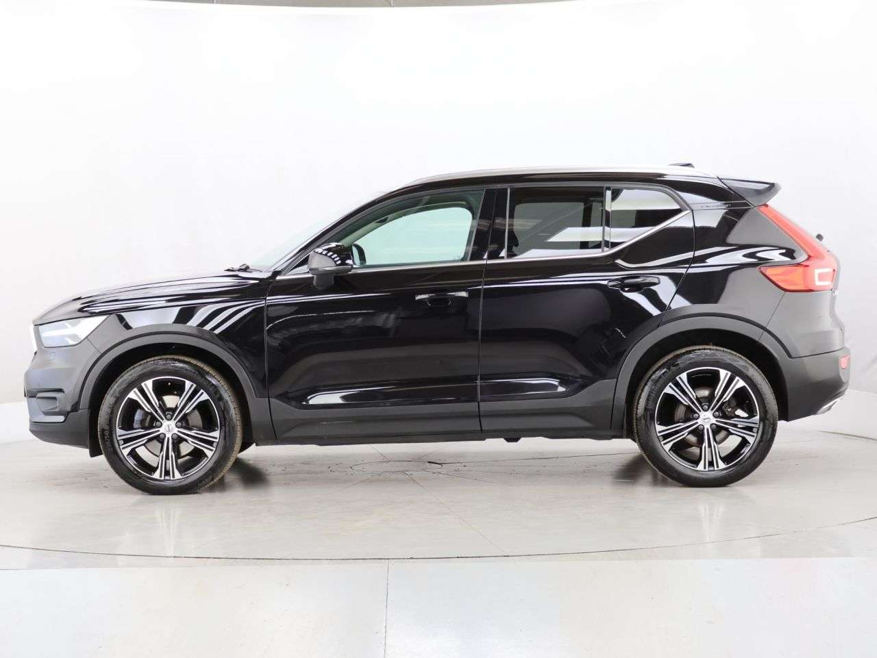 2020 VOLVO XC40 2020 VOLVO XC40