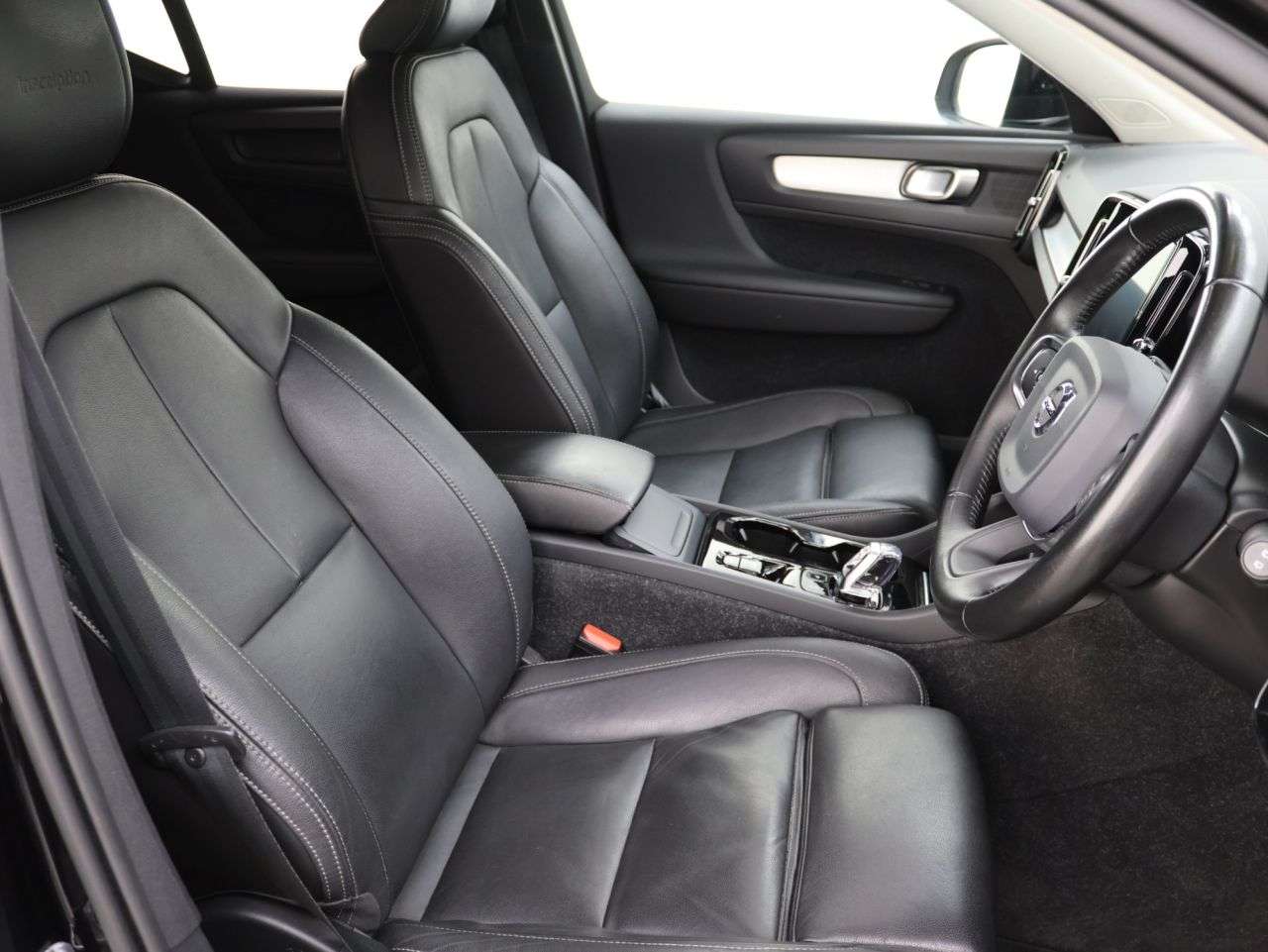 2020 VOLVO XC40 2020 VOLVO XC40