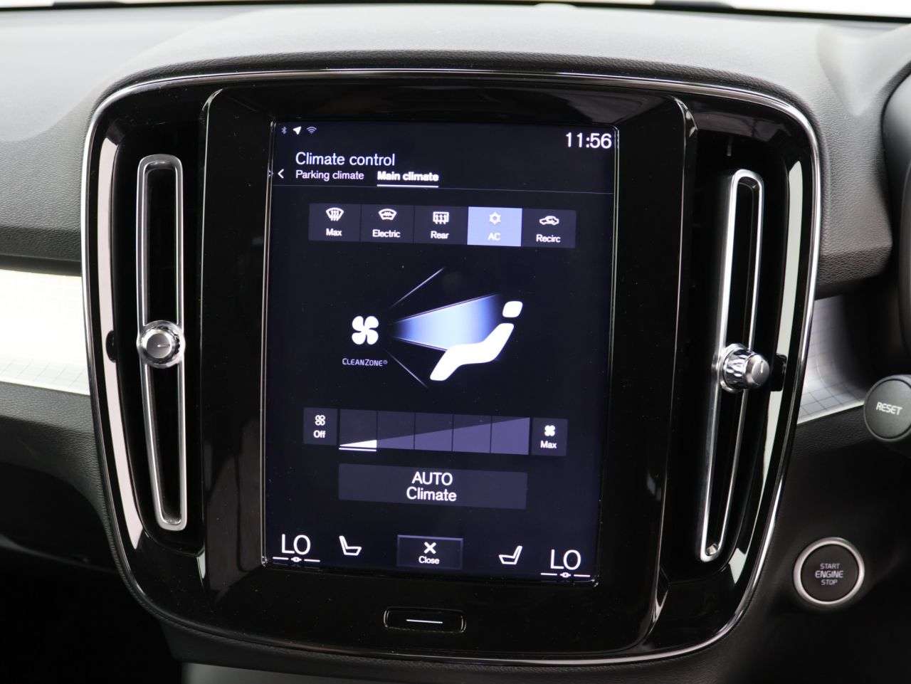 2020 VOLVO XC40 2020 VOLVO XC40