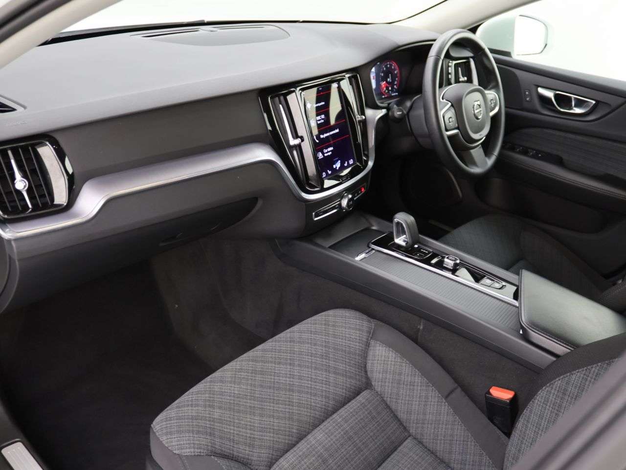 2022 VOLVO V60 2022 VOLVO V60