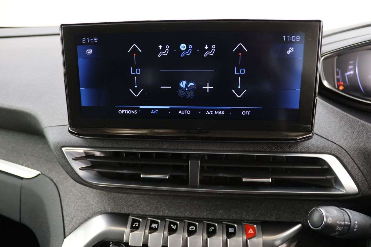 2021 PEUGEOT 3008 2021 PEUGEOT 3008