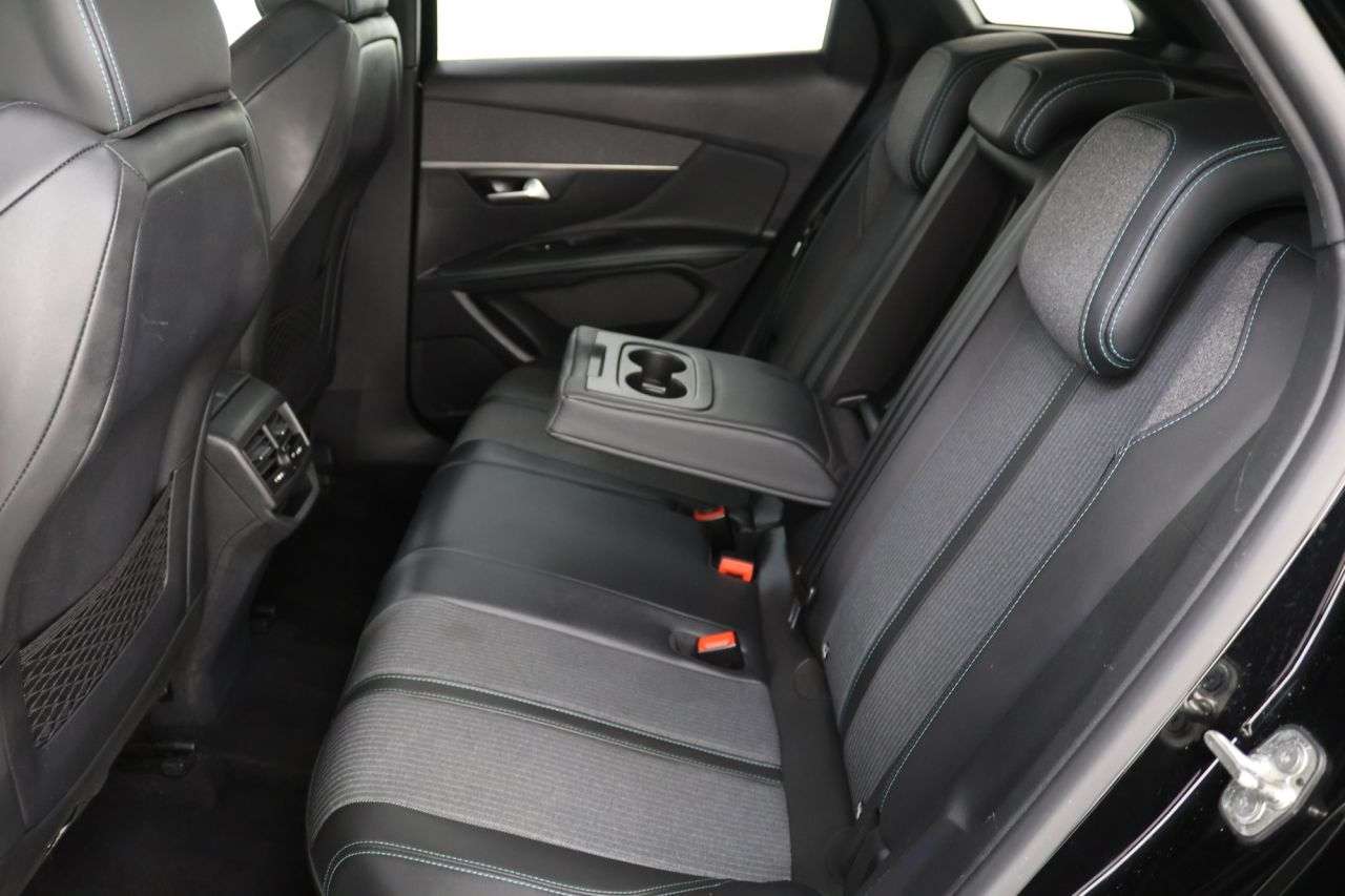 2021 PEUGEOT 3008 2021 PEUGEOT 3008