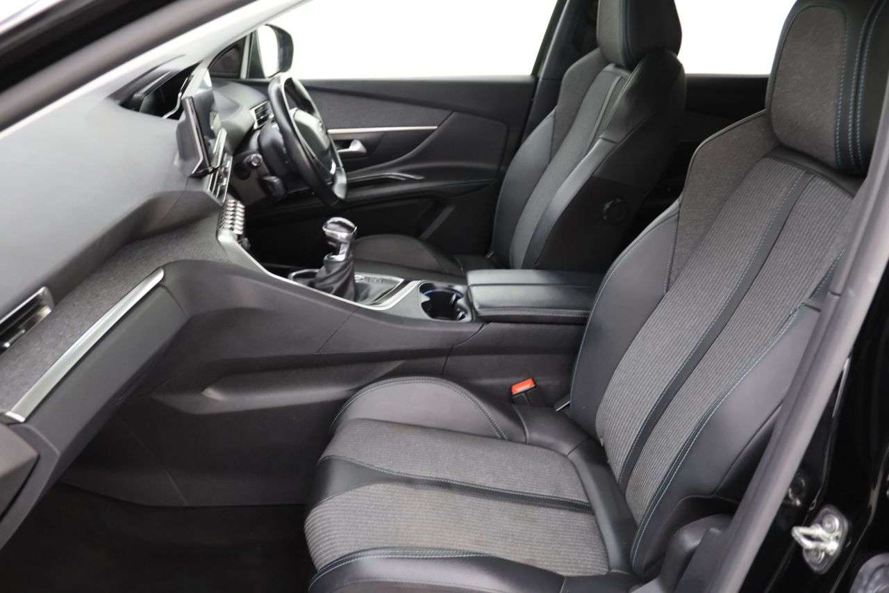 2021 PEUGEOT 3008 2021 PEUGEOT 3008