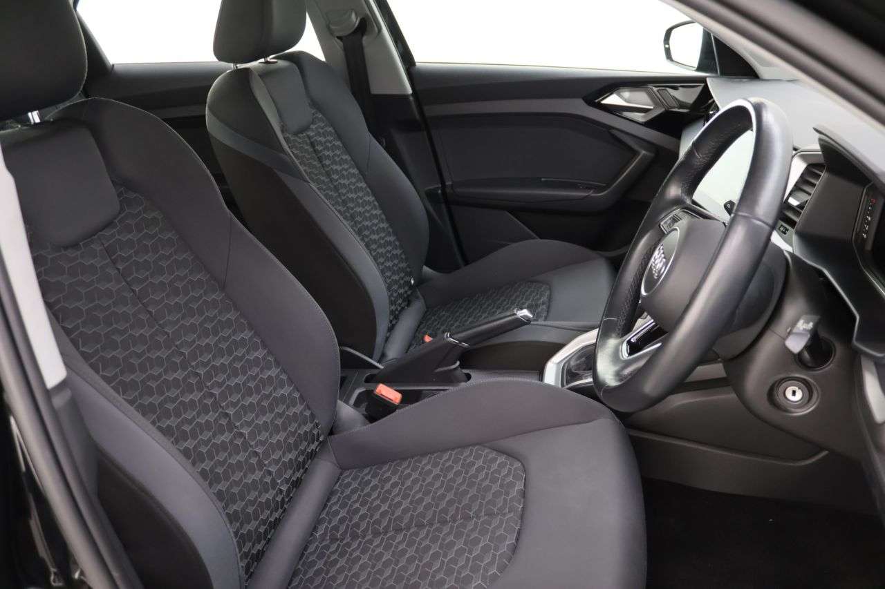 2021 AUDI A1 2021 AUDI A1