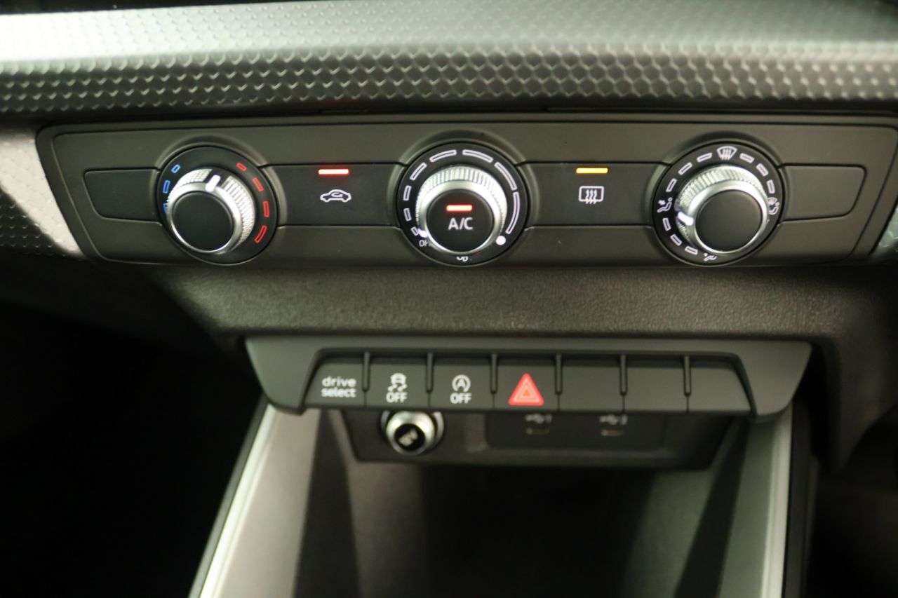2021 AUDI A1 2021 AUDI A1