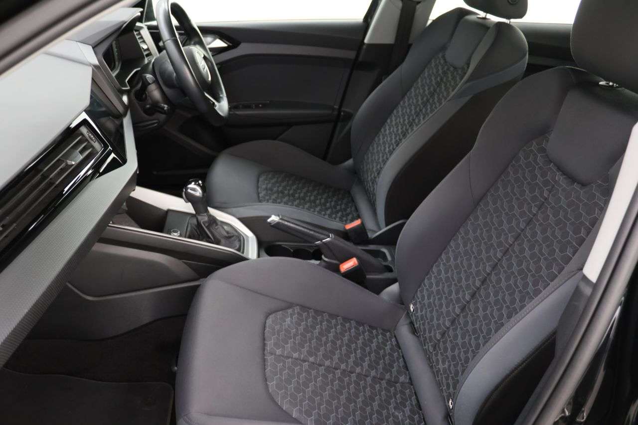 2021 AUDI A1 2021 AUDI A1
