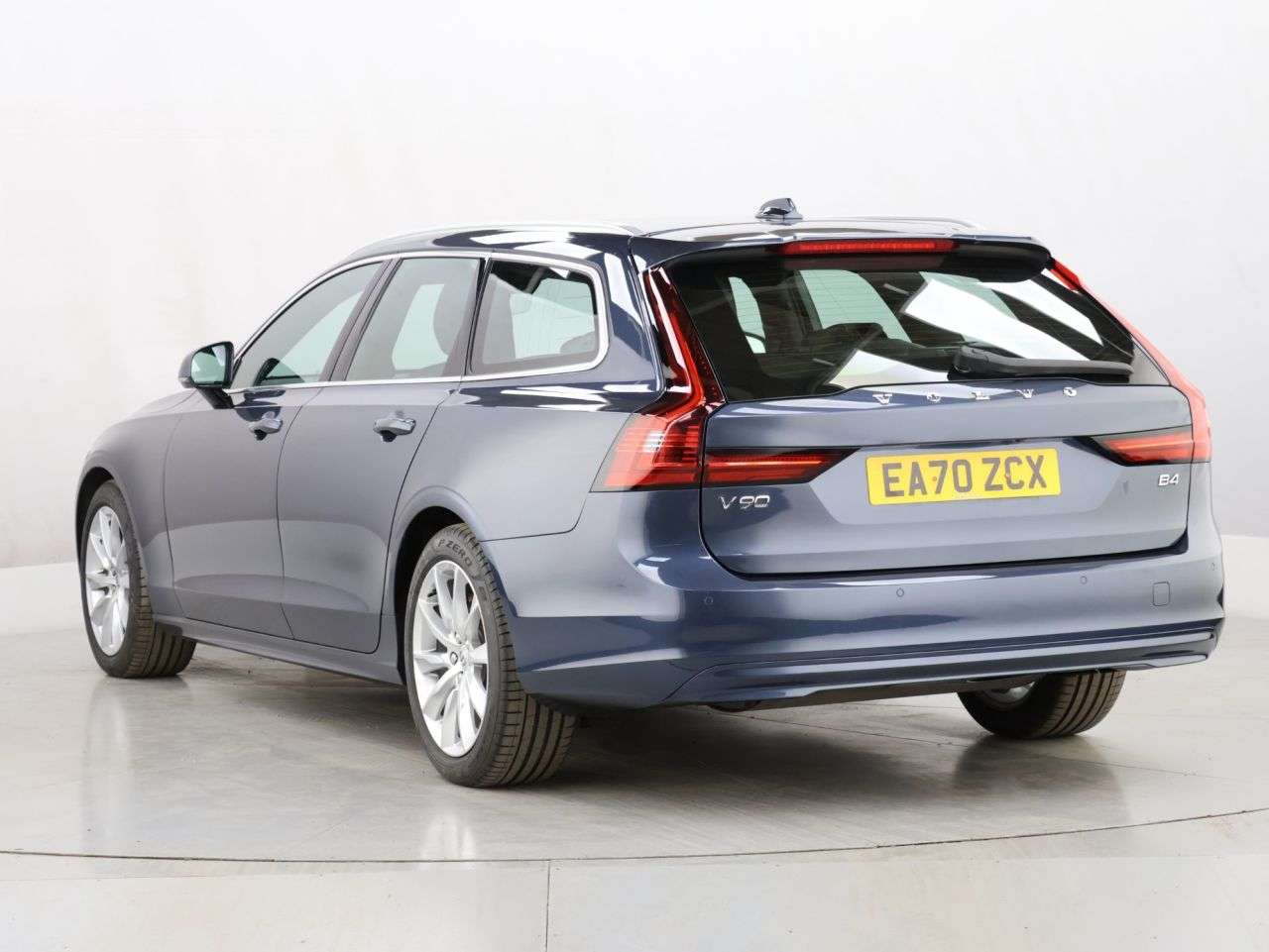2020 VOLVO V90 2020 VOLVO V90