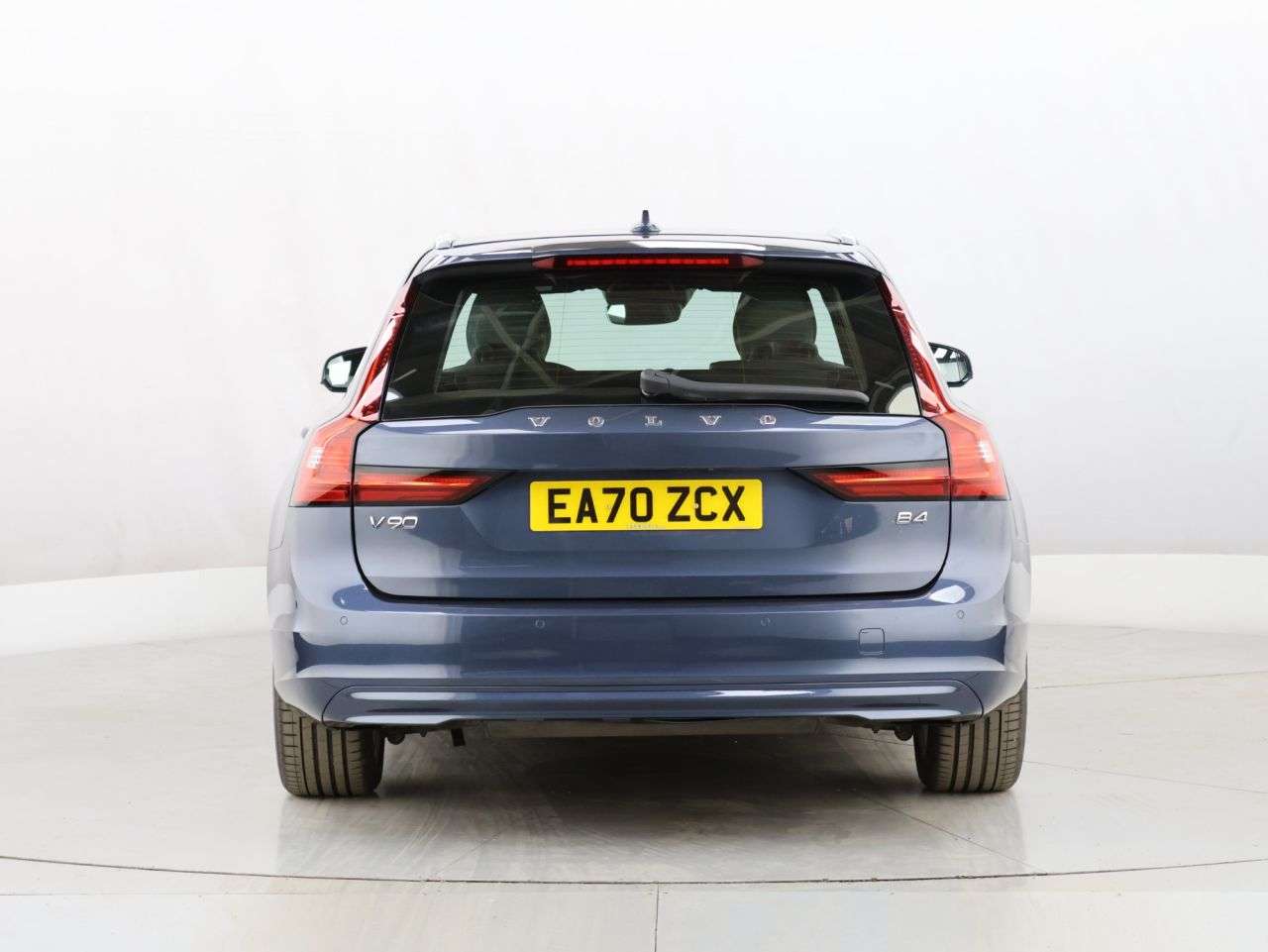 2020 VOLVO V90 2020 VOLVO V90