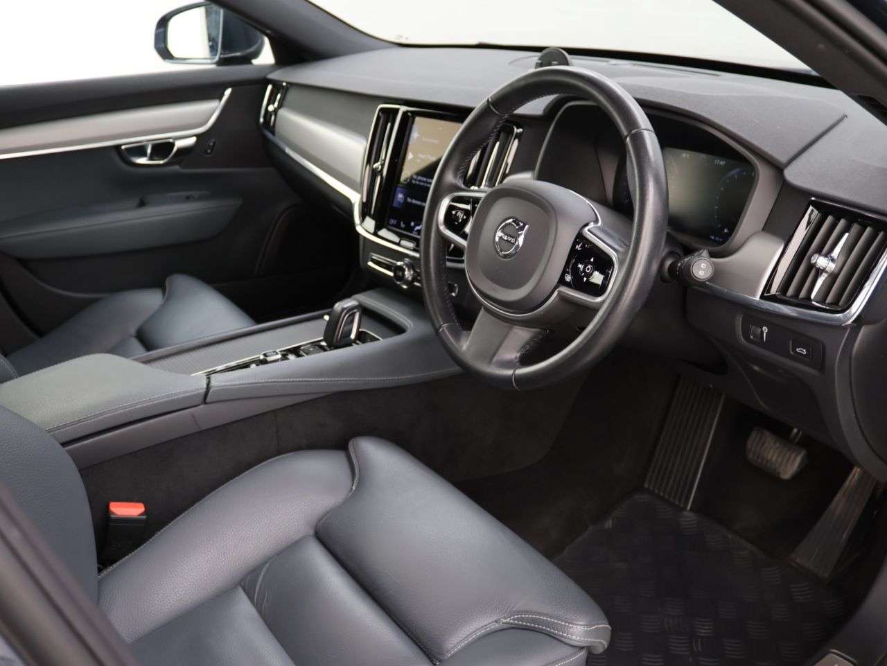 2020 VOLVO V90 2020 VOLVO V90