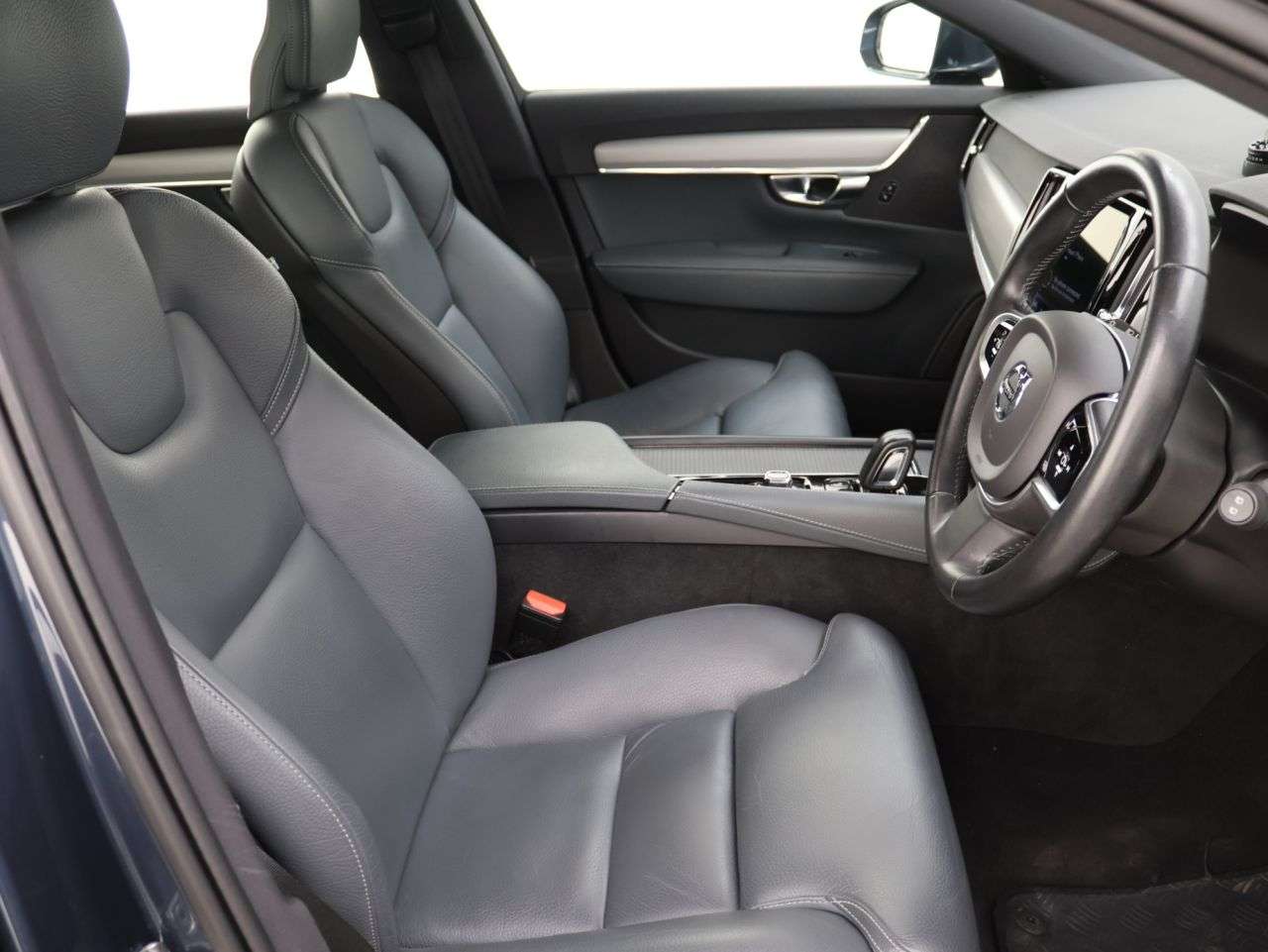 2020 VOLVO V90 2020 VOLVO V90