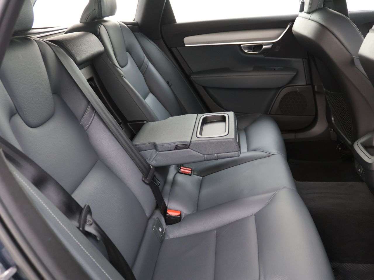 2020 VOLVO V90 2020 VOLVO V90