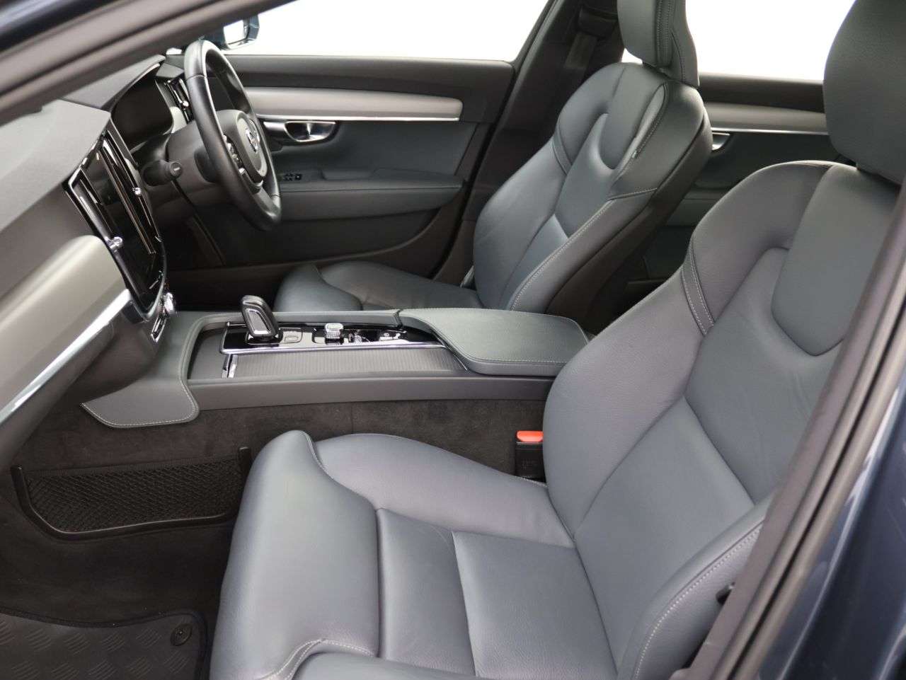 2020 VOLVO V90 2020 VOLVO V90