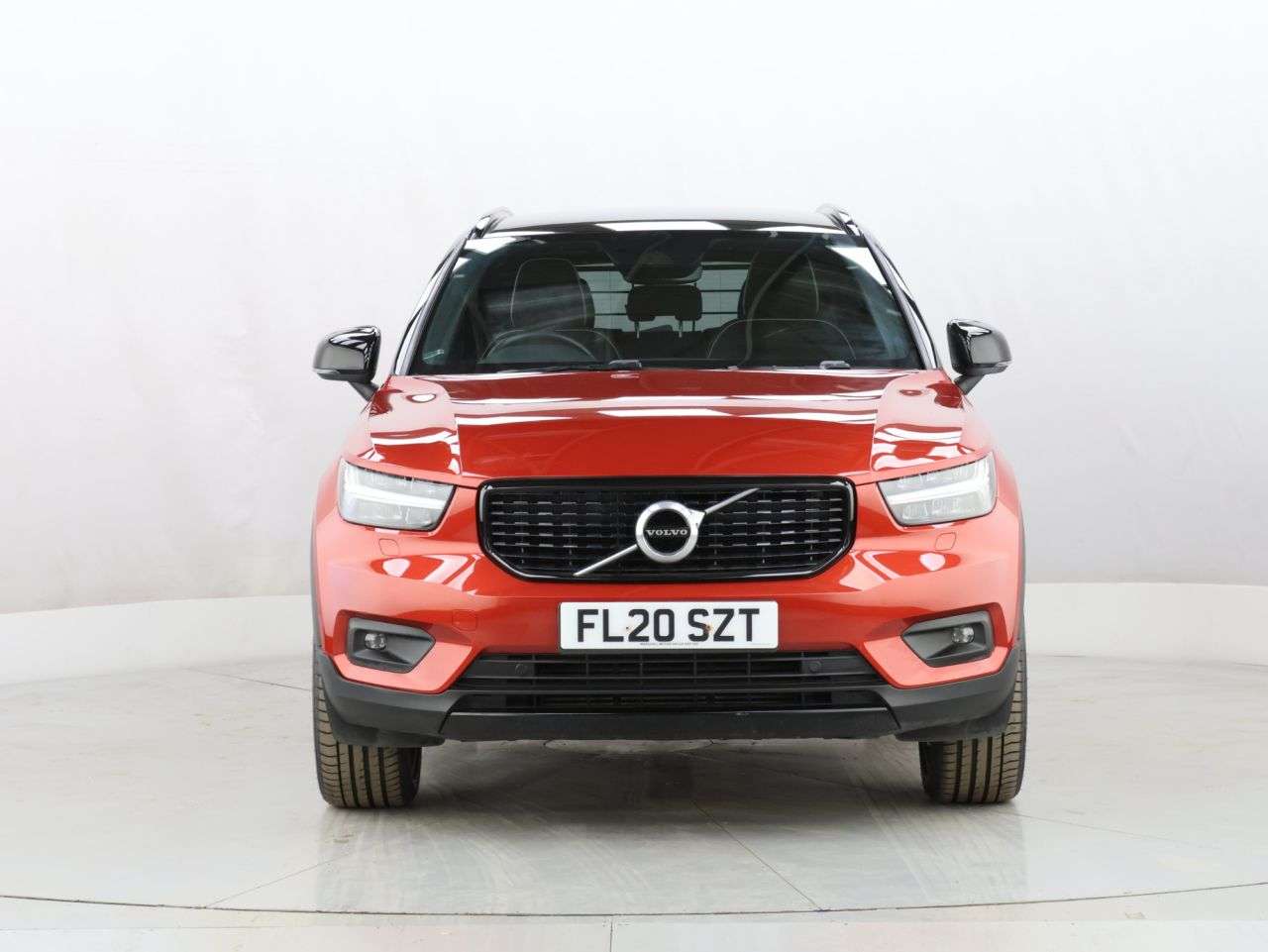 2020 VOLVO XC40 2020 VOLVO XC40