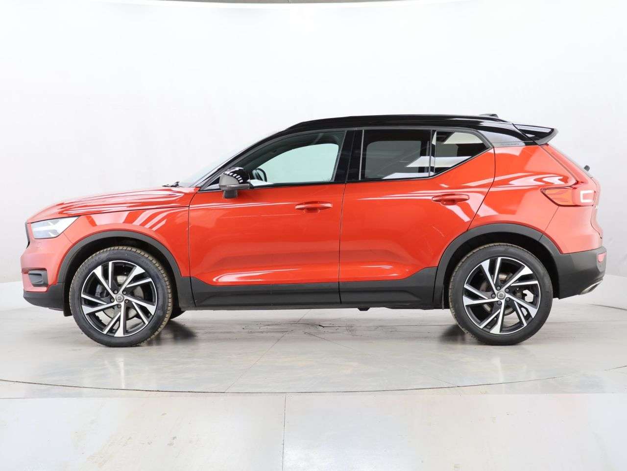 2020 VOLVO XC40 2020 VOLVO XC40