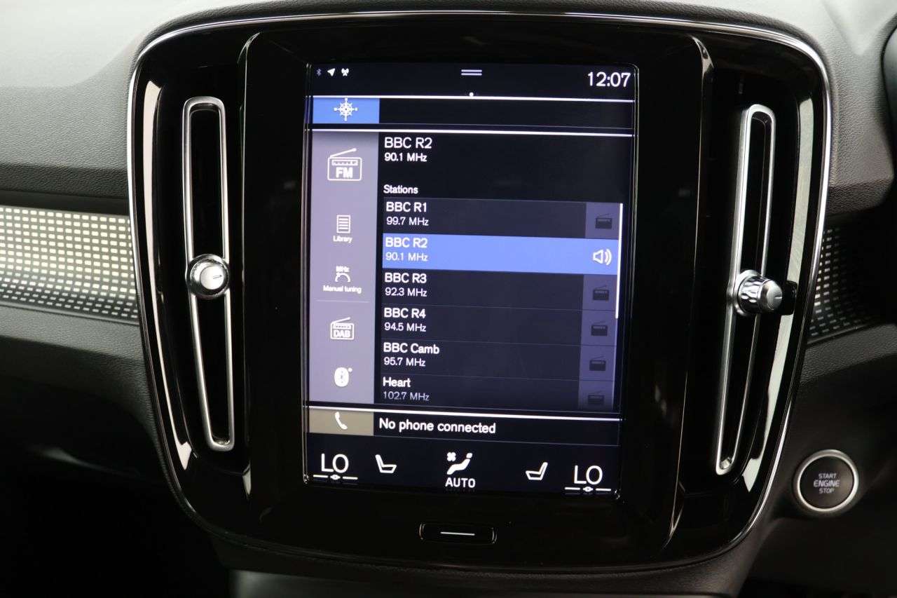 2020 VOLVO XC40 2020 VOLVO XC40