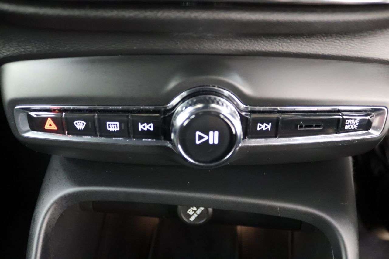 2020 VOLVO XC40 2020 VOLVO XC40