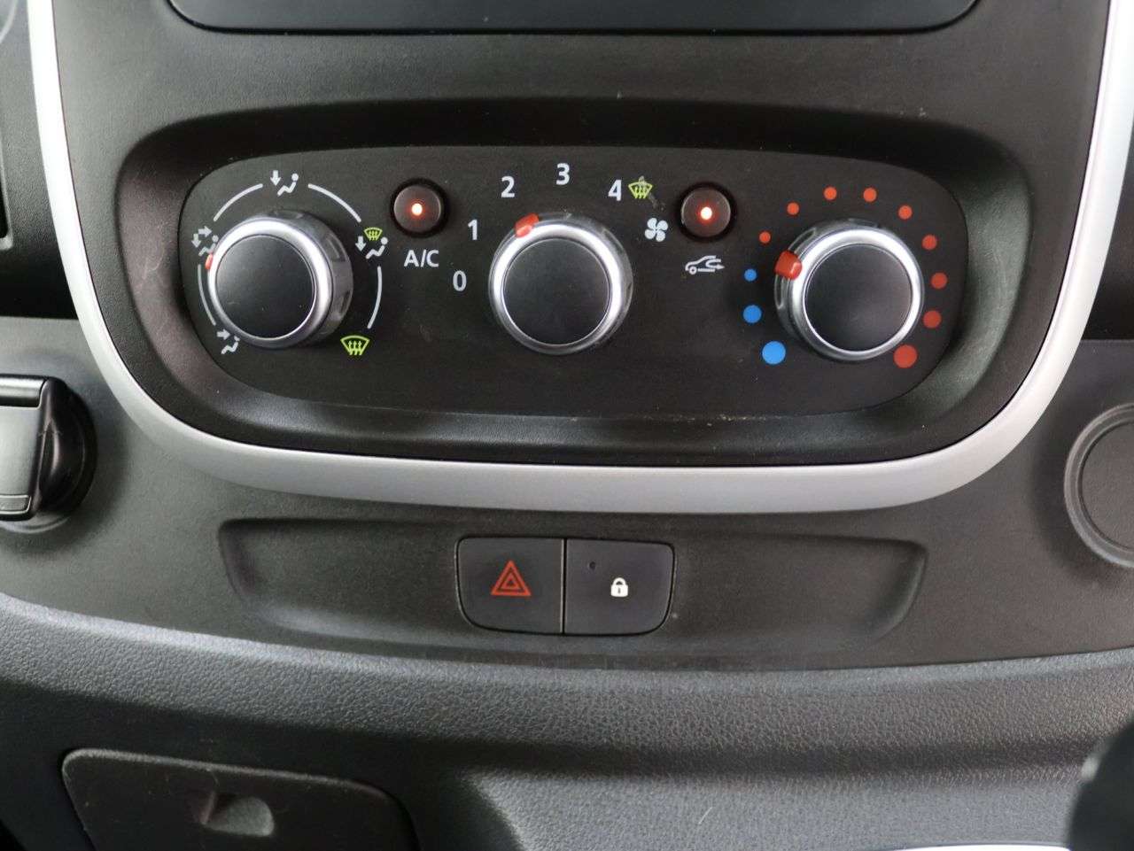 2020 RENAULT TRAFIC 2020 RENAULT TRAFIC