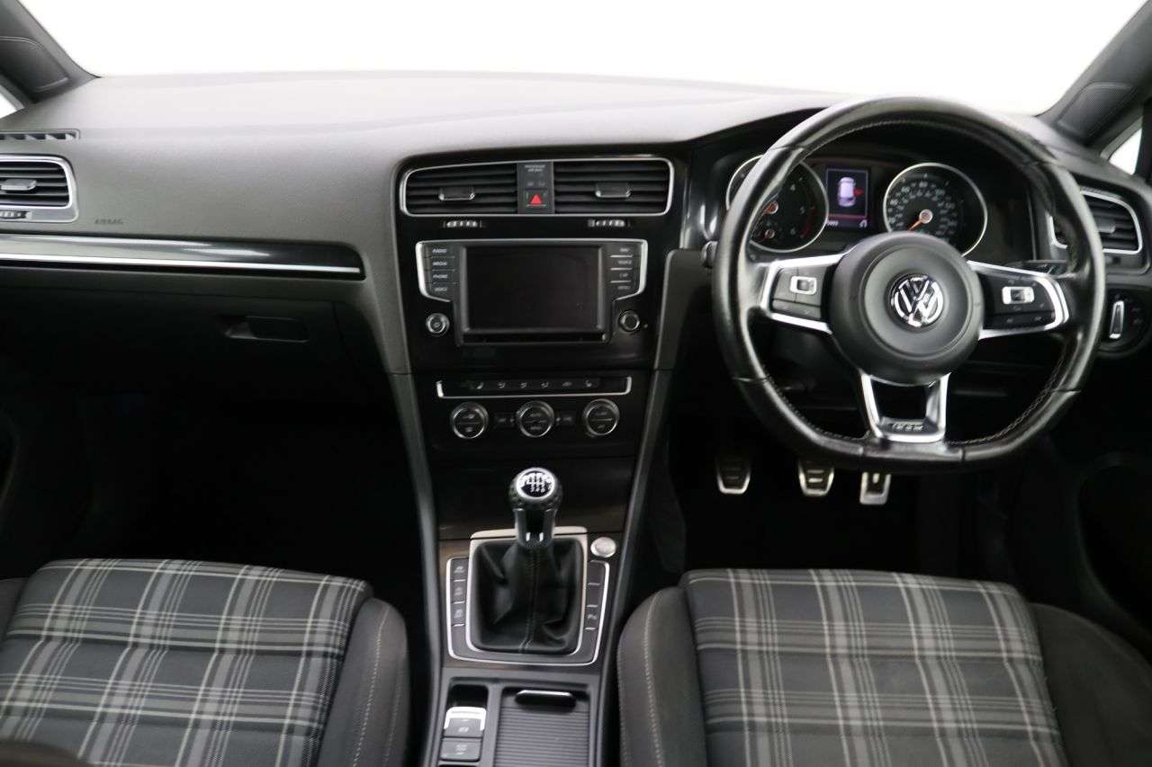 2017 VOLKSWAGEN GOLF 2017 VOLKSWAGEN GOLF