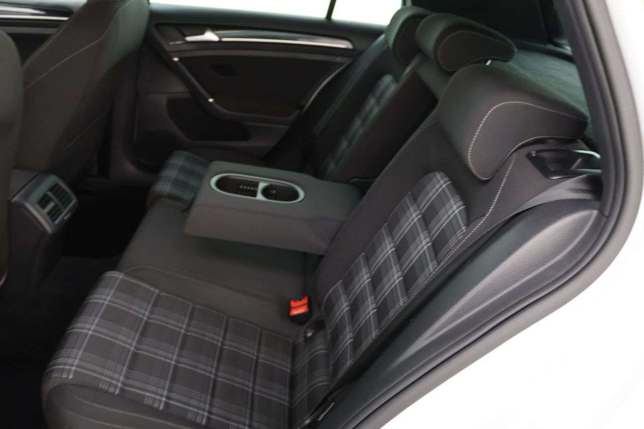 2017 VOLKSWAGEN GOLF 2017 VOLKSWAGEN GOLF