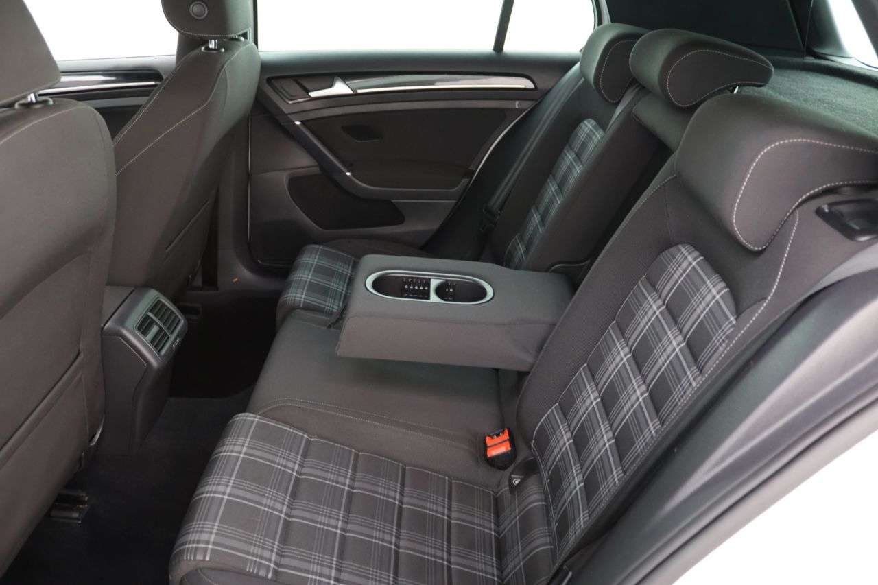 2017 VOLKSWAGEN GOLF 2017 VOLKSWAGEN GOLF