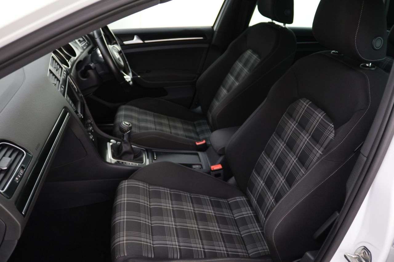 2017 VOLKSWAGEN GOLF 2017 VOLKSWAGEN GOLF