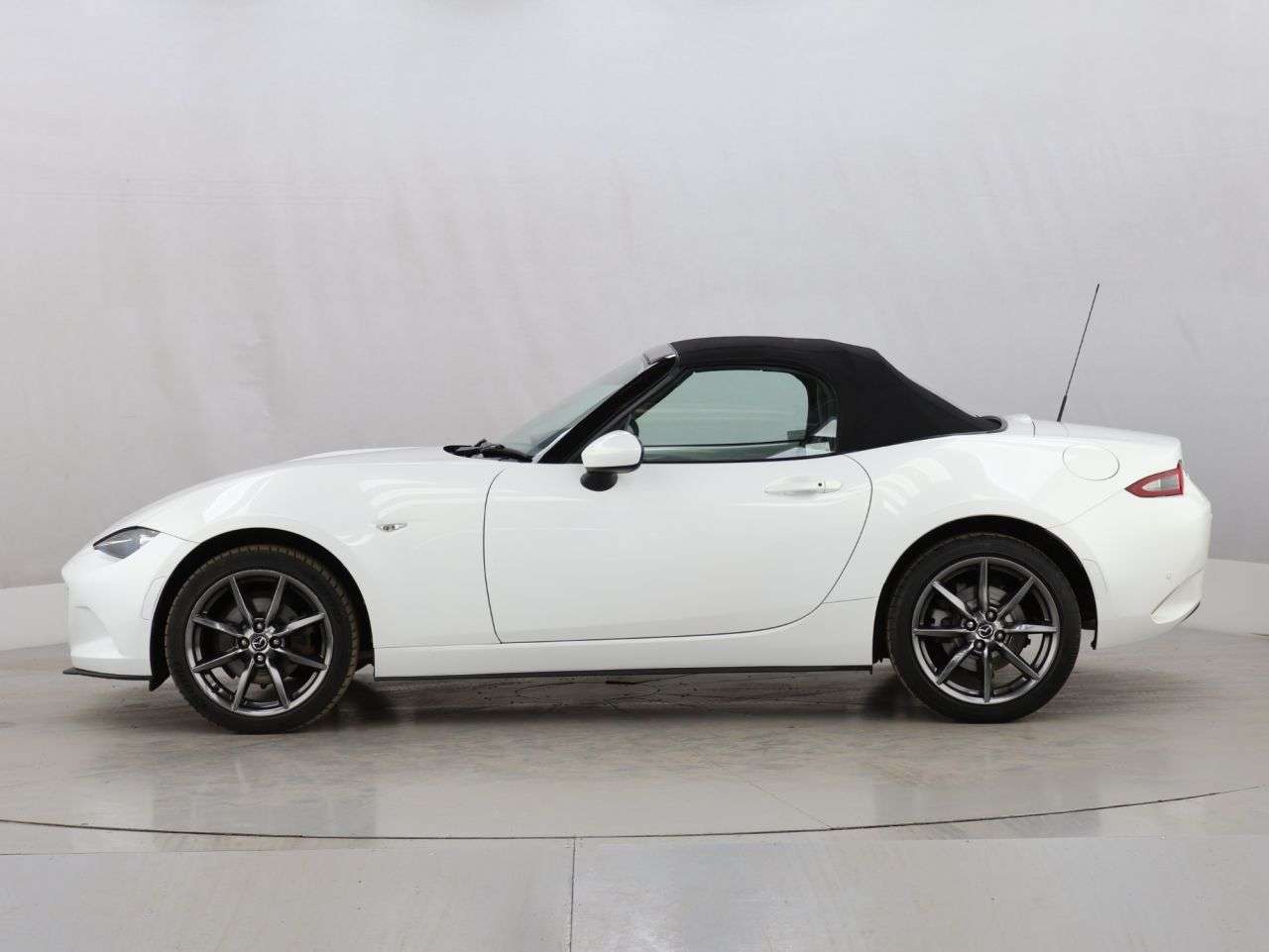 2018 MAZDA MX-5 2018 MAZDA MX-5