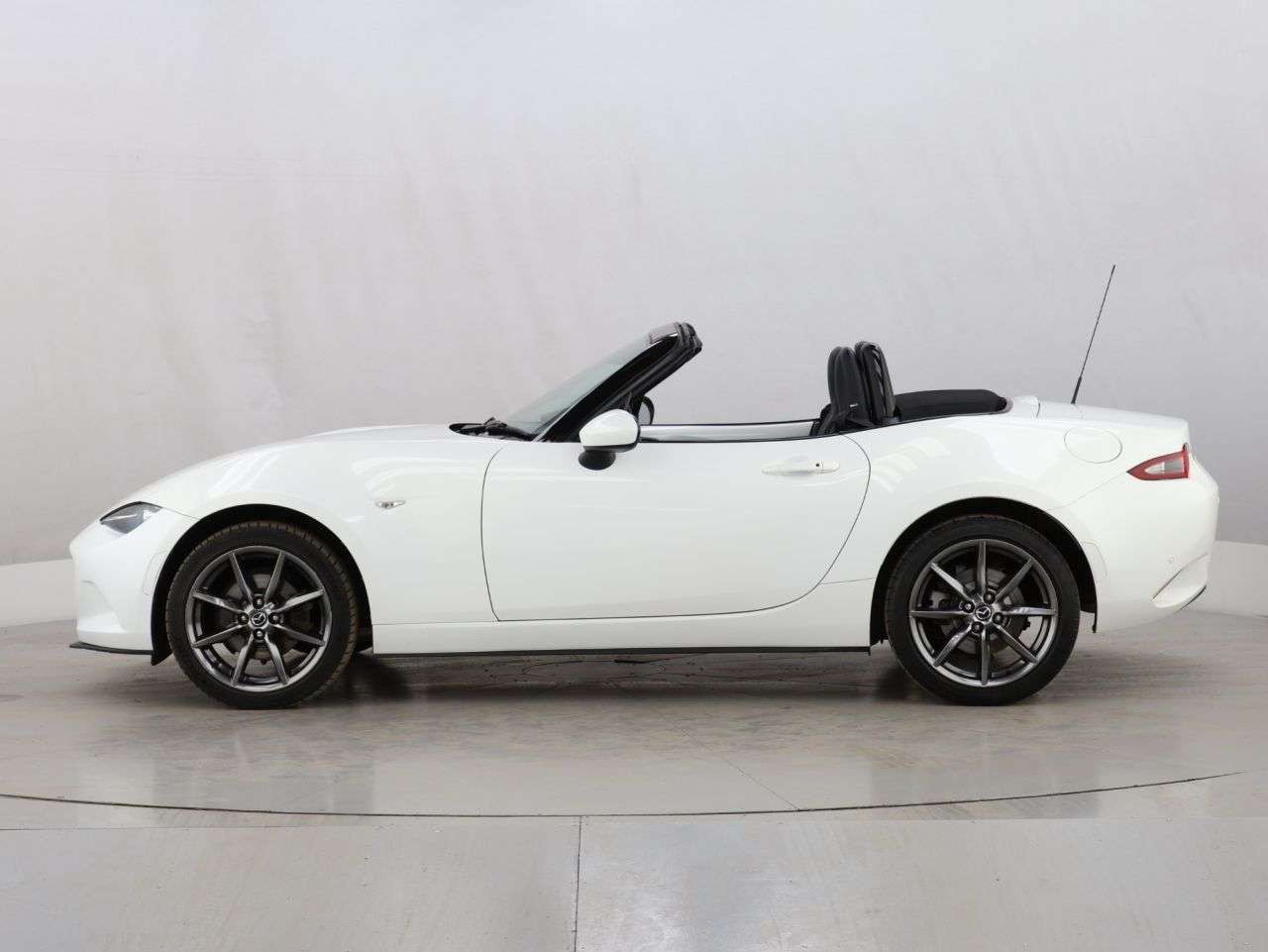 2018 MAZDA MX-5 2018 MAZDA MX-5
