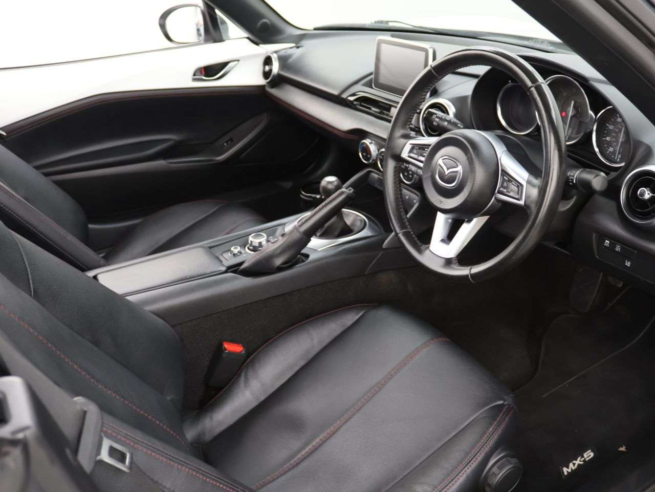 2018 MAZDA MX-5 2018 MAZDA MX-5