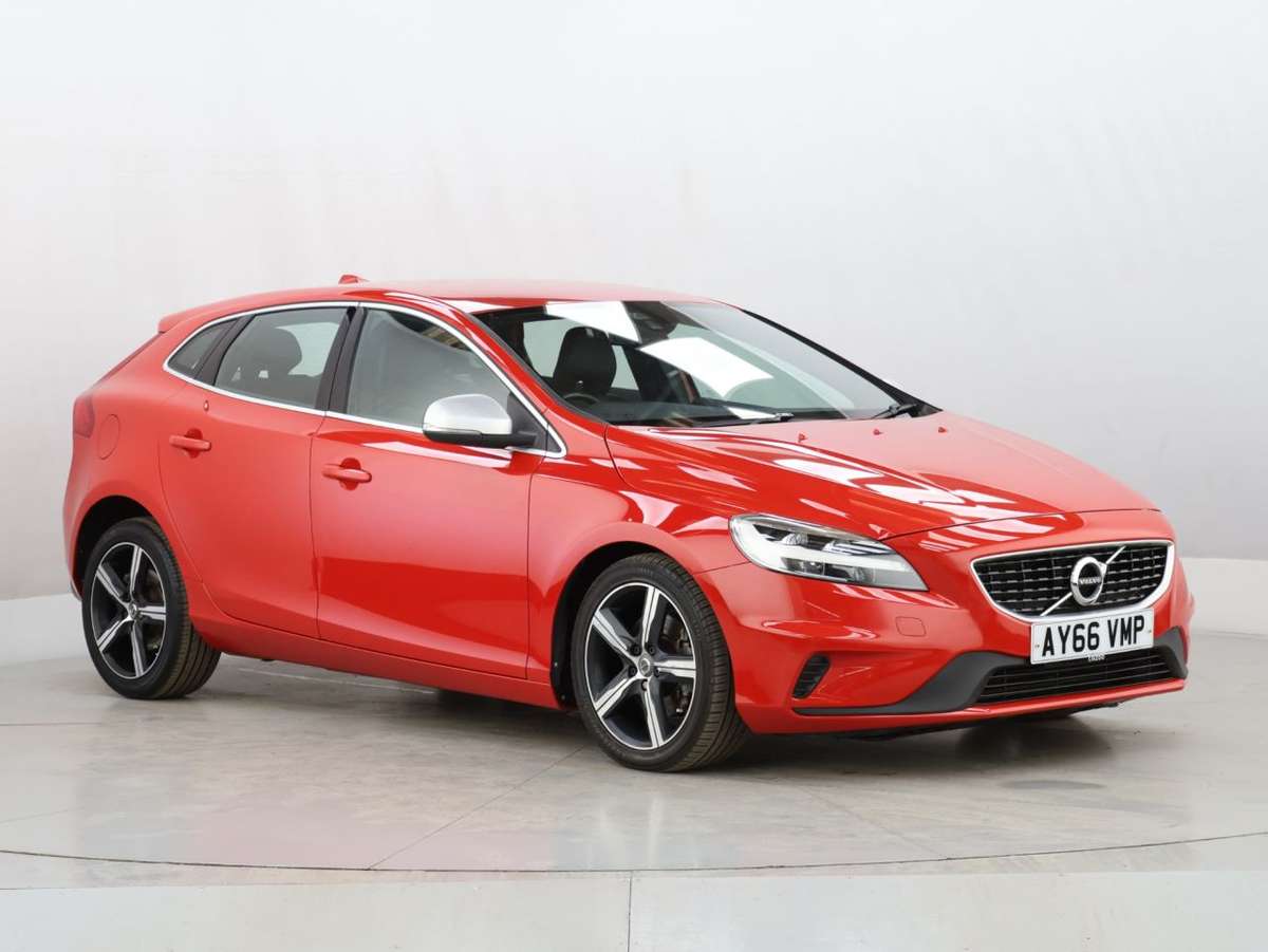 Check out this Volvo V40 2016 Petrol Manual