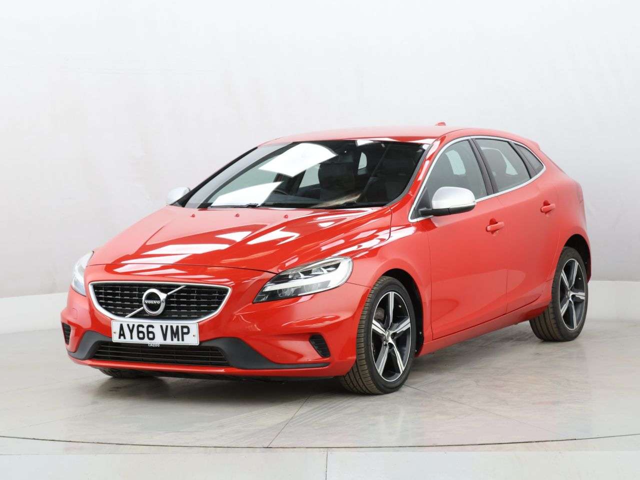 2016 VOLVO V40 2016 VOLVO V40
