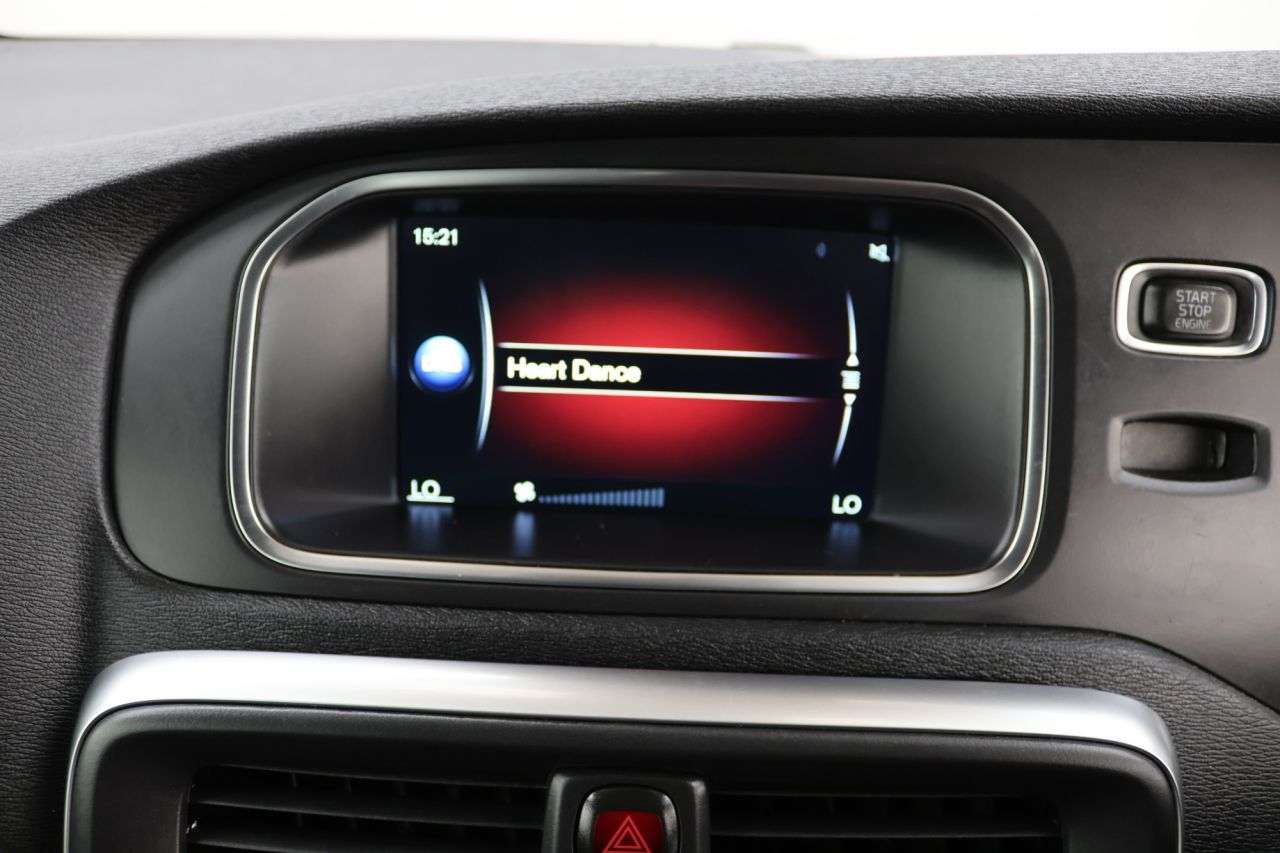 2016 VOLVO V40 2016 VOLVO V40