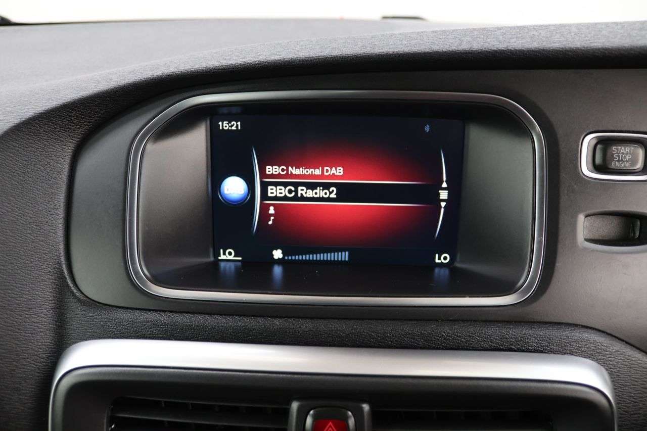 2016 VOLVO V40 2016 VOLVO V40