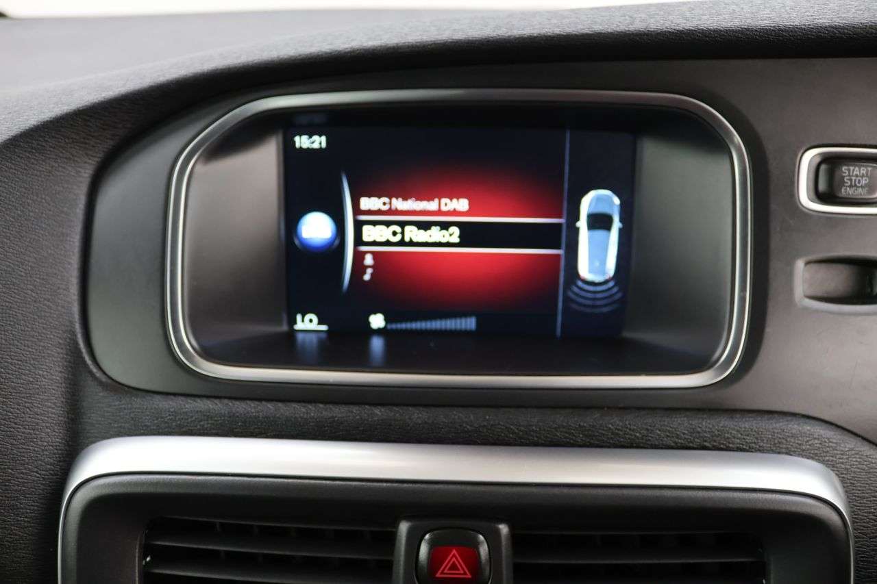 2016 VOLVO V40 2016 VOLVO V40