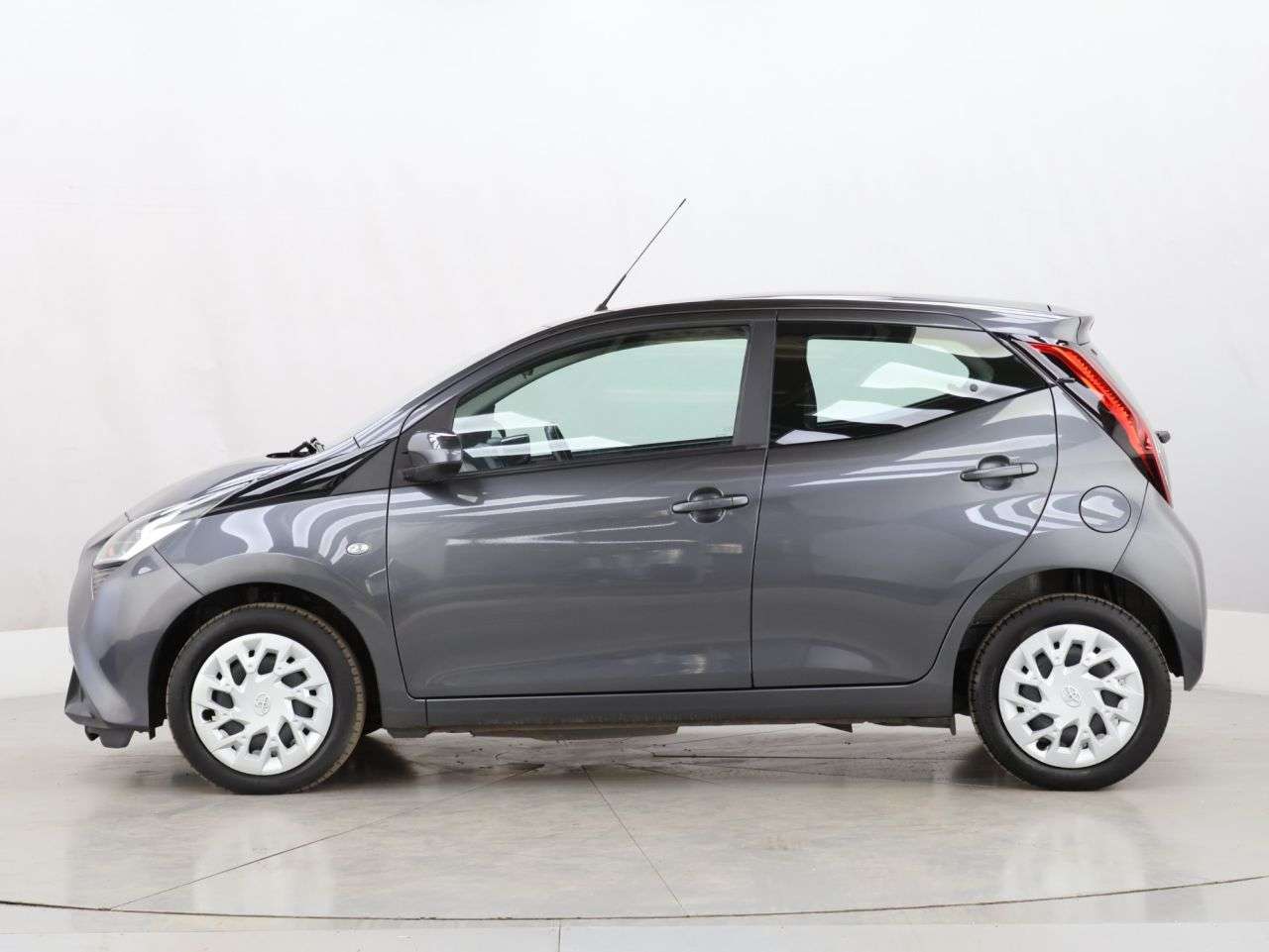 2021 TOYOTA AYGO 2021 TOYOTA AYGO