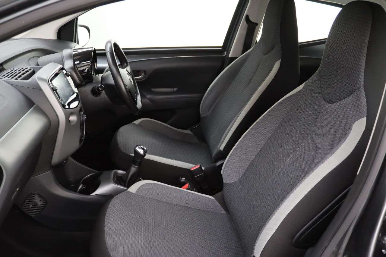 2021 TOYOTA AYGO 2021 TOYOTA AYGO