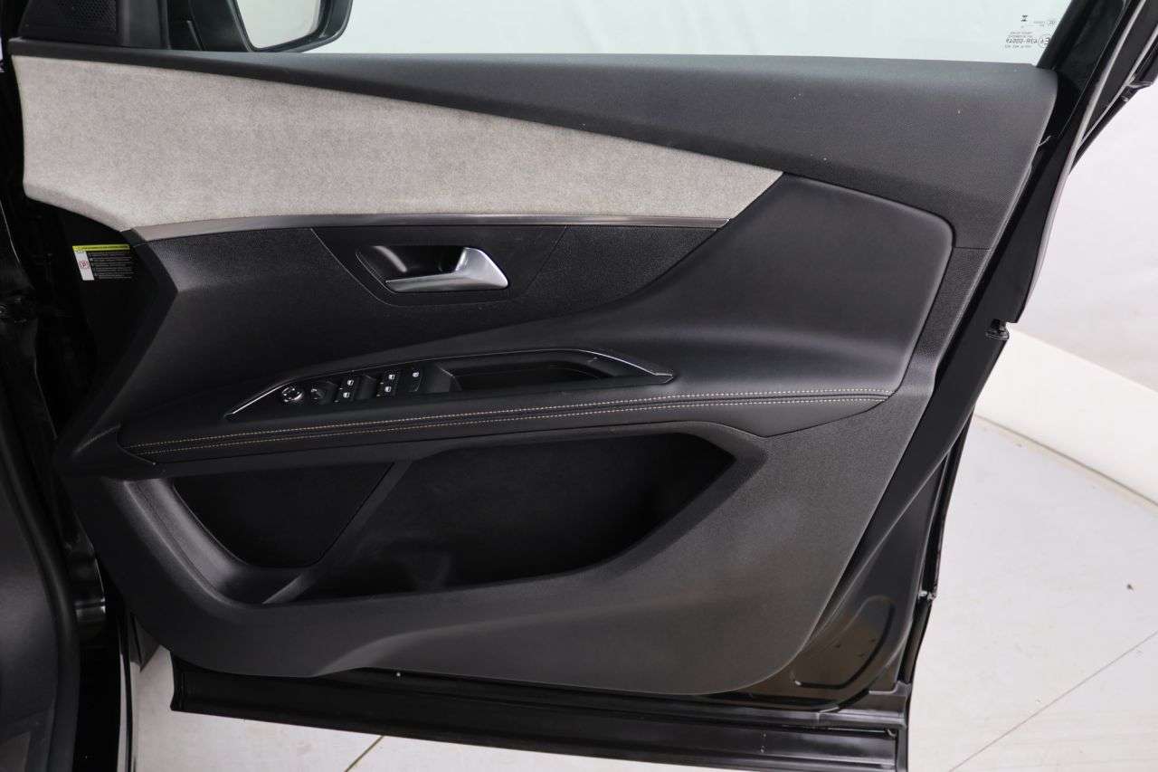 2023 PEUGEOT 5008 2023 PEUGEOT 5008